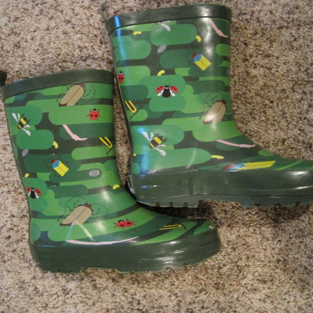 😳 Kid Made Modern Bug camo garden rain boots sz M - Picture 4 of 10